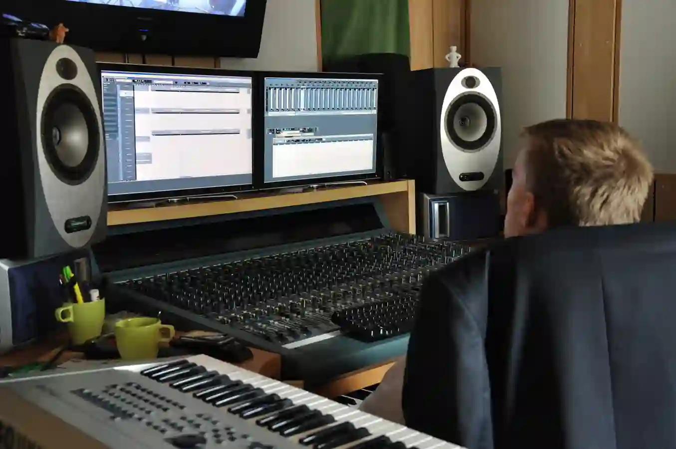 The control room console at TRCoA